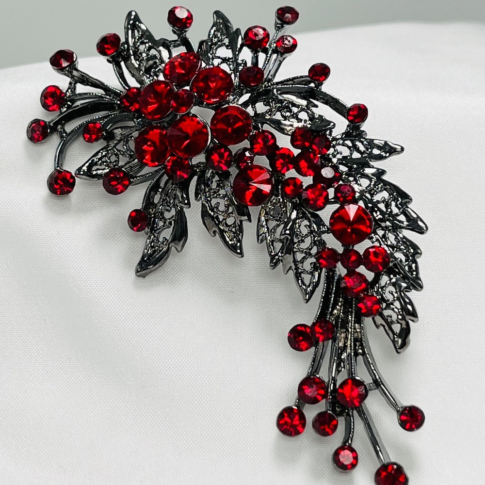 Vintage Ravoli Red Rhinestone Brooch.  3.5”